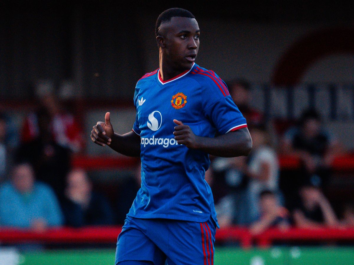 Manchester United Khởi Đầu Mùa Giải Rực Rỡ Với Chiến Thắng 5-0 Trước Aston Villa